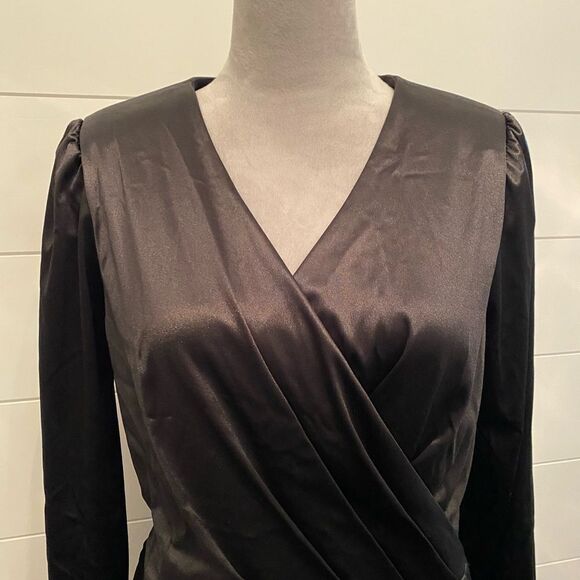 Elegant Black Wrap Dress - Picture 5 of 11